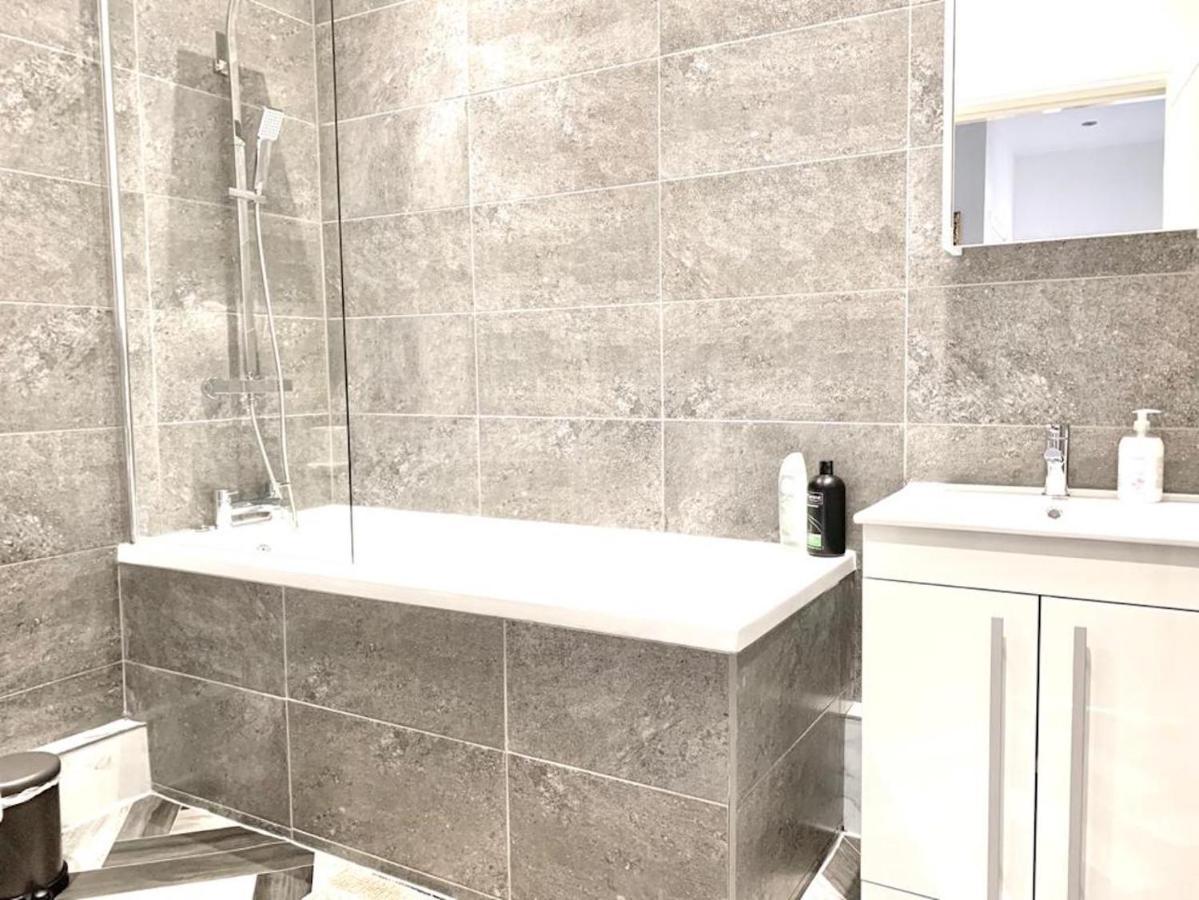 Premium Apartments Thatcham Broadway Екстериор снимка